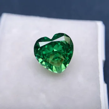 Зеленият цвят Ruif, форма на сърце, нарязания на ситно кубичен цирконий, высокоуглеродистый насипен скъпоценен камък на КАМЪК, най-високо качество за производство на бижута