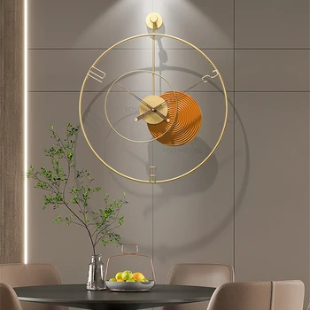 Съвременните метални стенни часовници за мебели в хола, часовници за декор на стени, творчески лампа, луксозен домашен ресторант, художествени стенни часовници